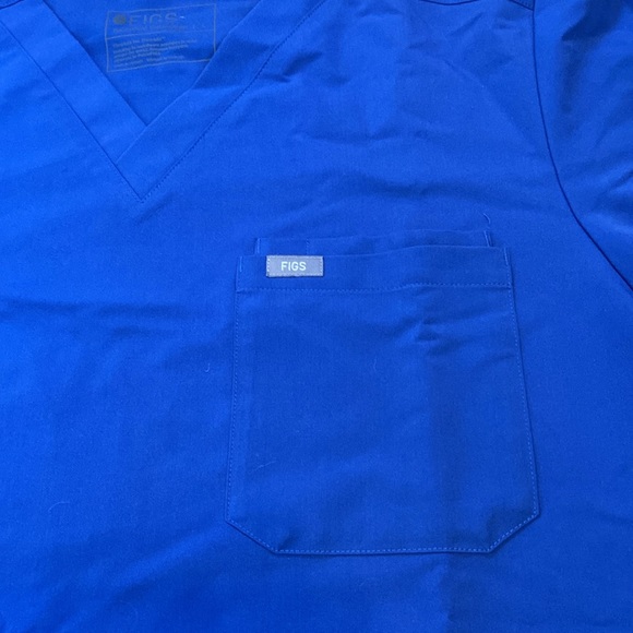 Men’s Figs Scrub Top - Blue - Picture 2 of 4